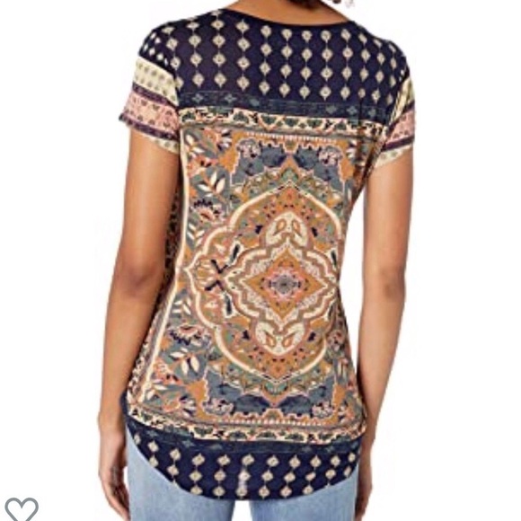 Lucky Brand Scoop Neck Short Sleeve top. - Picture 3 of 3